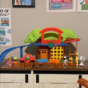 Jungle Adventure Playset with Figures